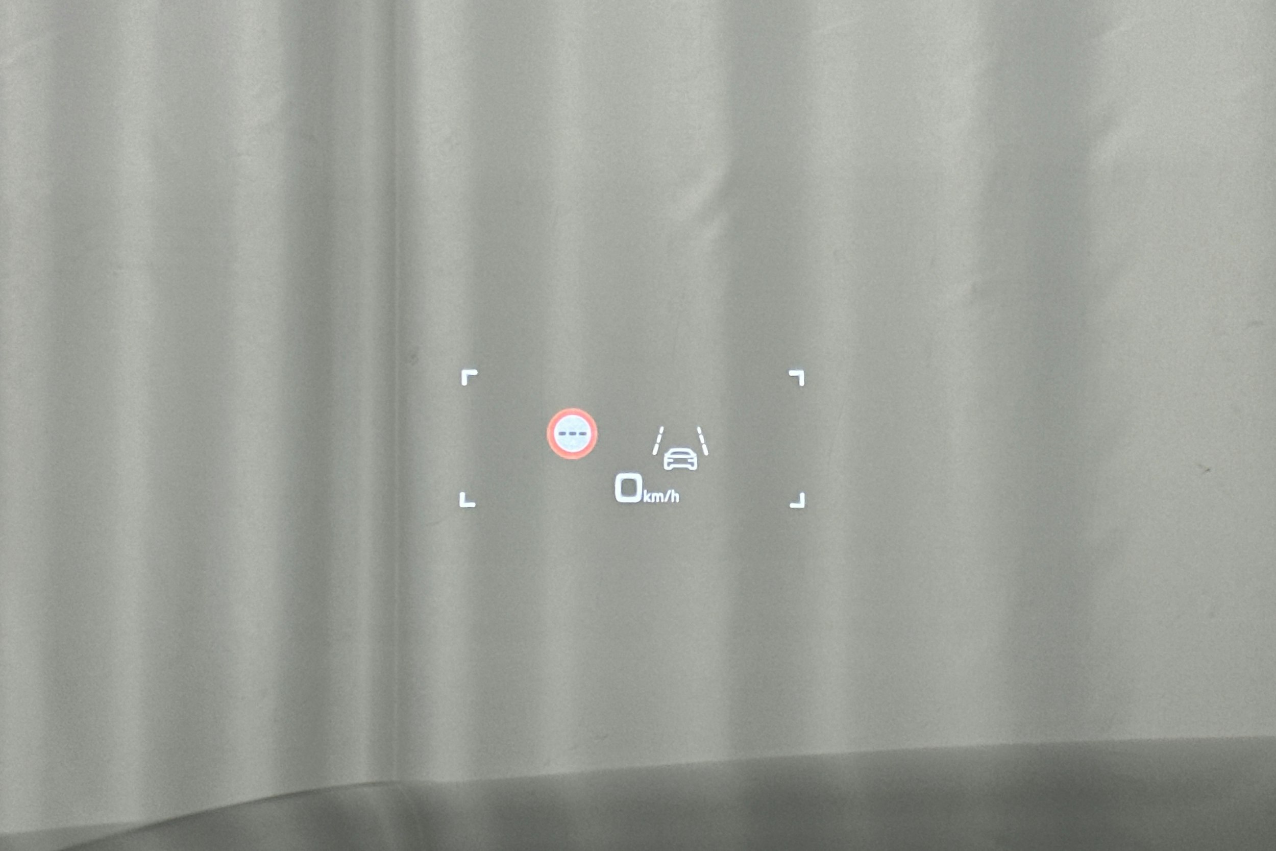 met. musta Audi RS Q8 2025 kuva 23.