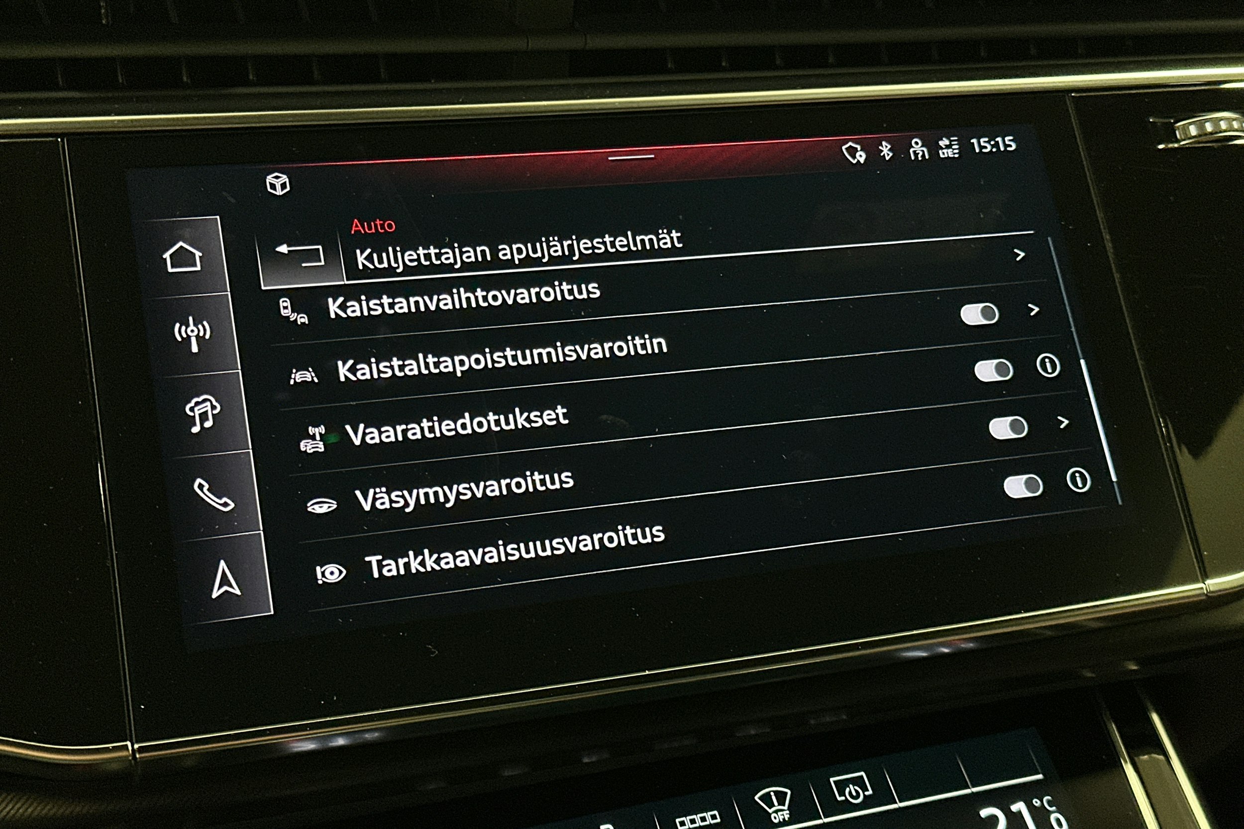 met. musta Audi RS Q8 2025 kuva 28.