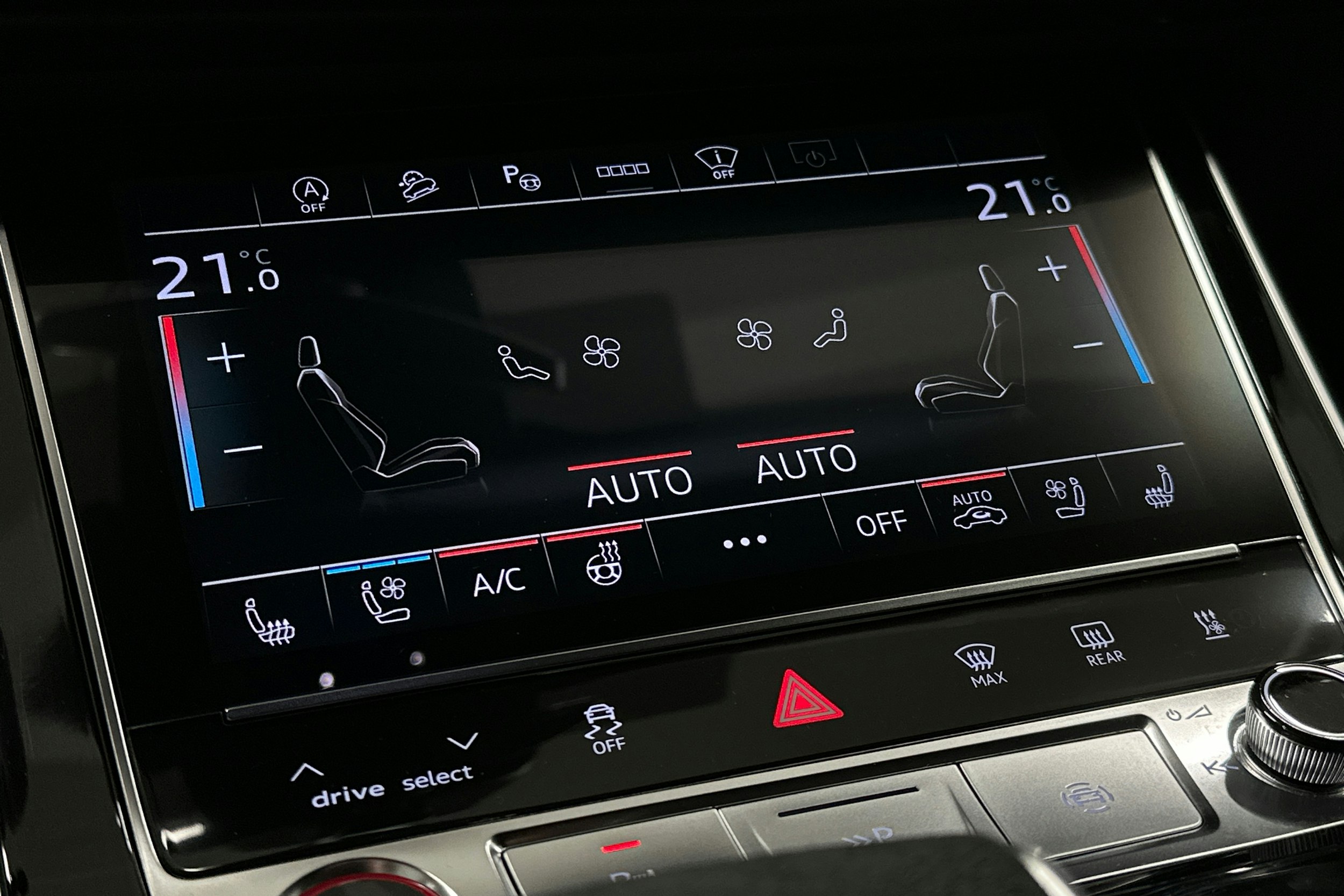 met. musta Audi RS Q8 2025 kuva 33.