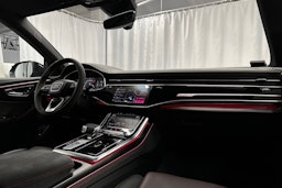 met. musta Audi RS Q8 2025 kuva 40.