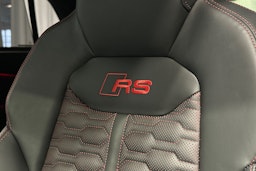 met. musta Audi RS Q8 2025 kuva 41.