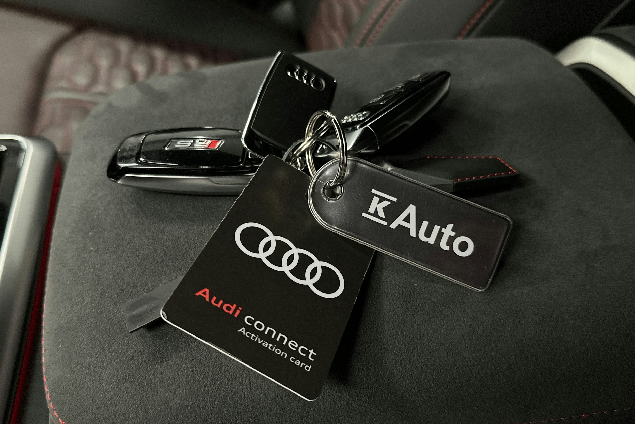 met. musta Audi RS Q8 2025 kuva 42.