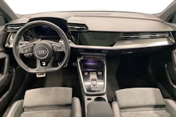 valkoinen Audi RS3 2022 kuva 9.