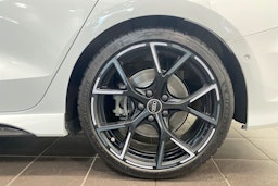 valkoinen Audi RS3 2022 kuva 12.