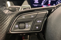 valkoinen Audi RS3 2022 kuva 22.