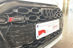valkoinen Audi RS3 2022 kuva 32.