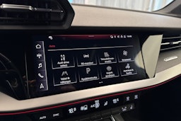 valkoinen Audi RS3 2022 kuva 37.