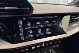 valkoinen Audi RS3 2022 kuva 40.