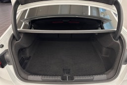 valkoinen Audi RS3 2022 kuva 41.