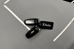 valkoinen Audi RS3 2022 kuva 44.