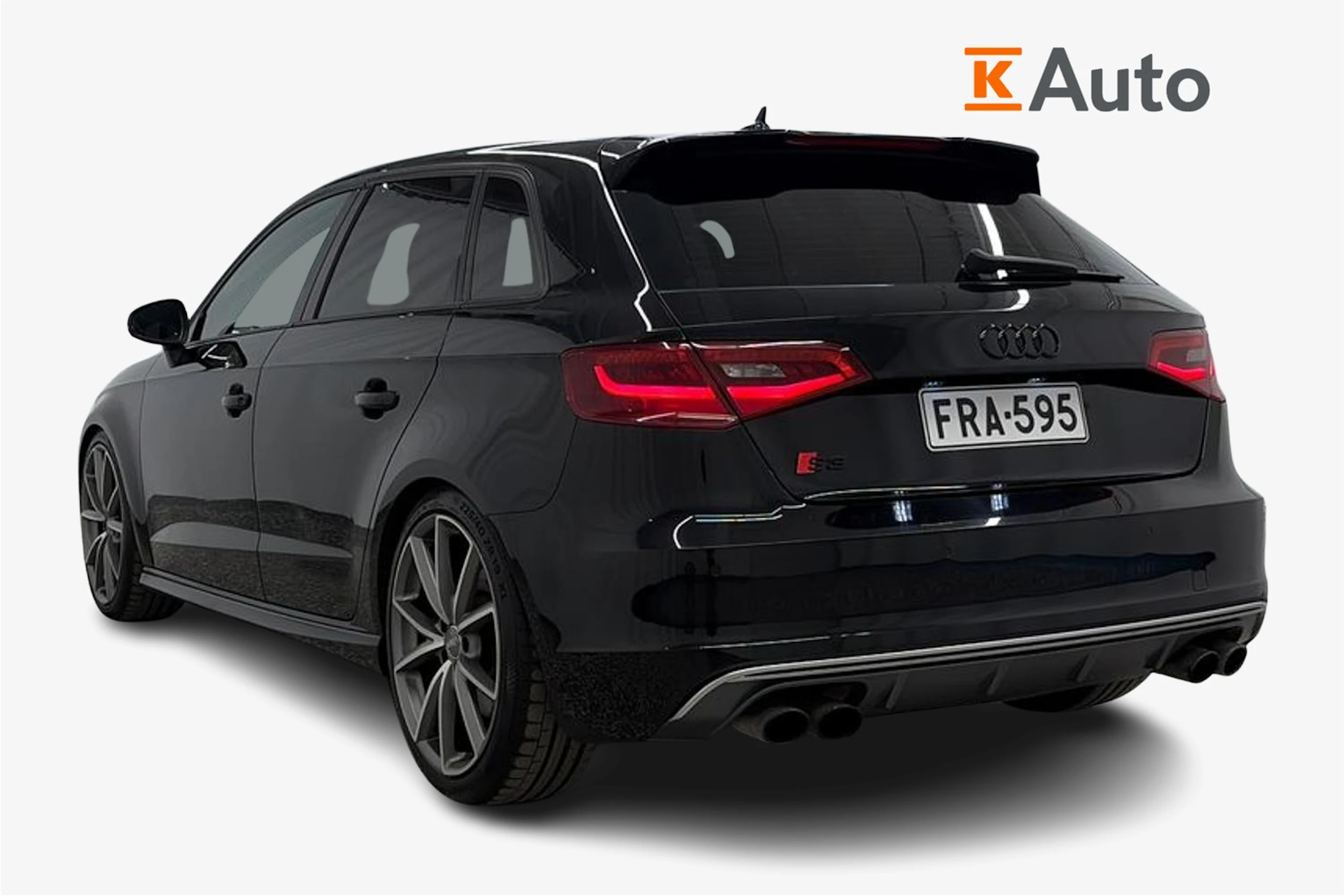 Musta Audi S3 2014 kuva 3.