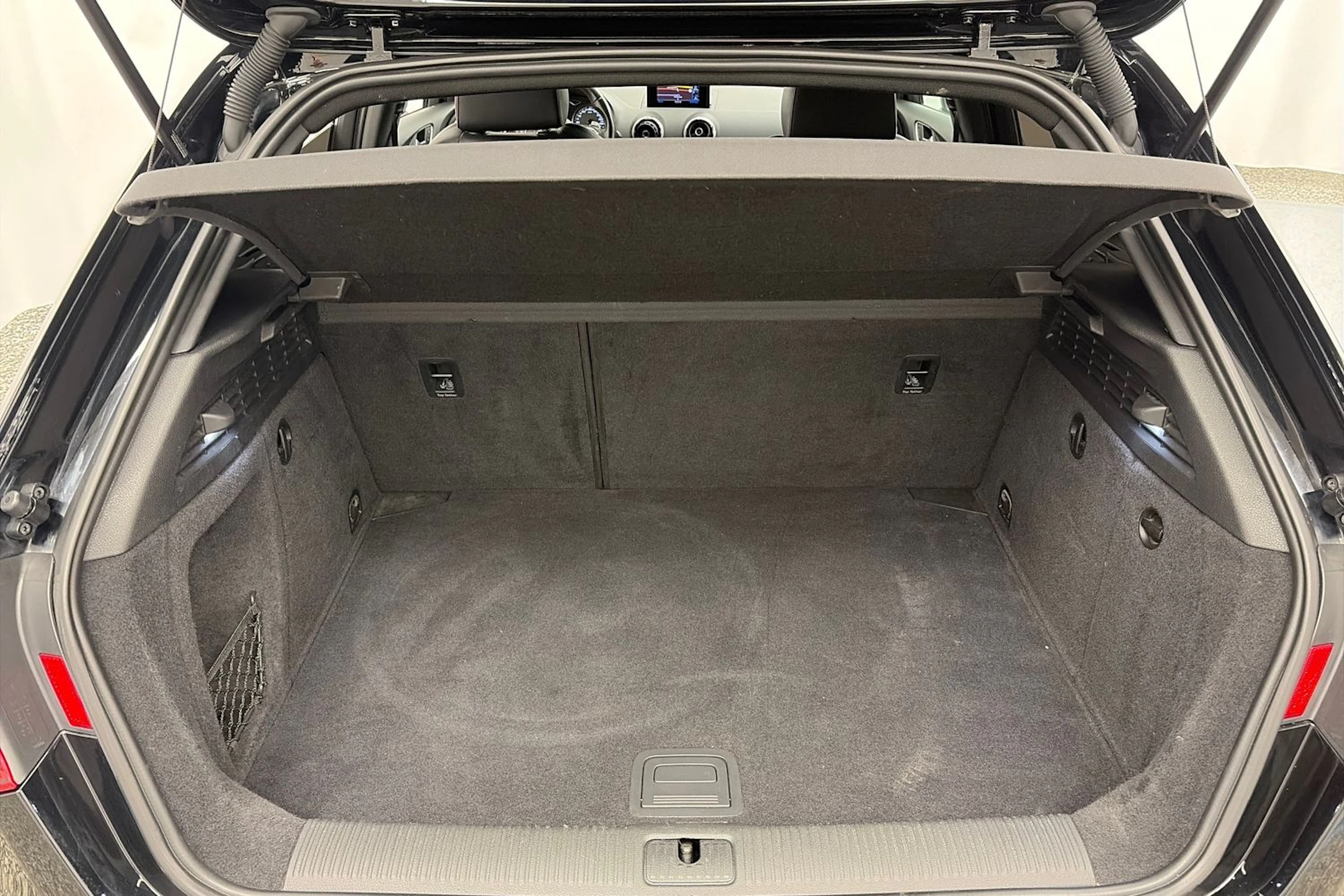 Musta Audi S3 2014 kuva 15.