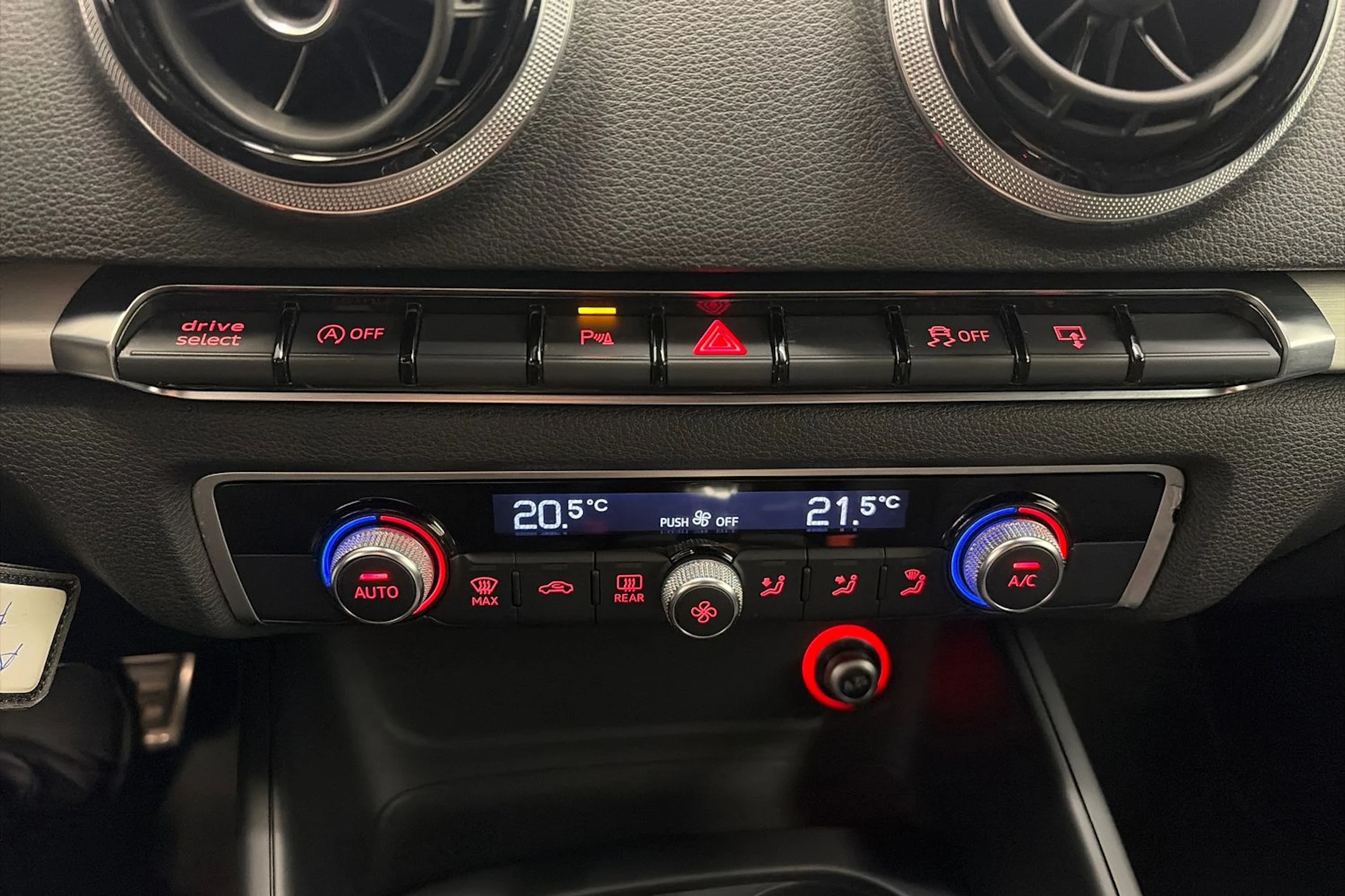 Musta Audi S3 2014 kuva 27.