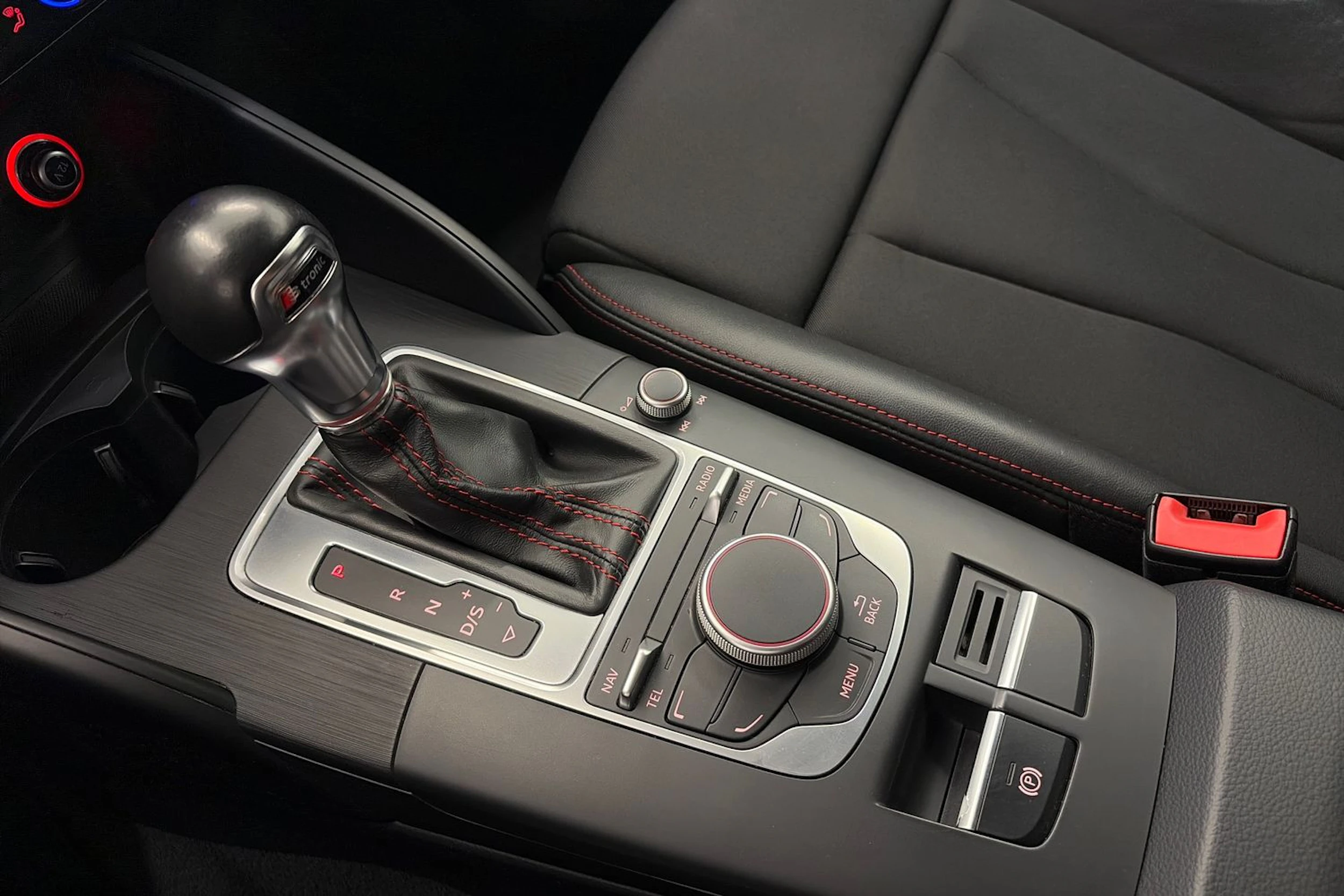 Musta Audi S3 2014 kuva 28.