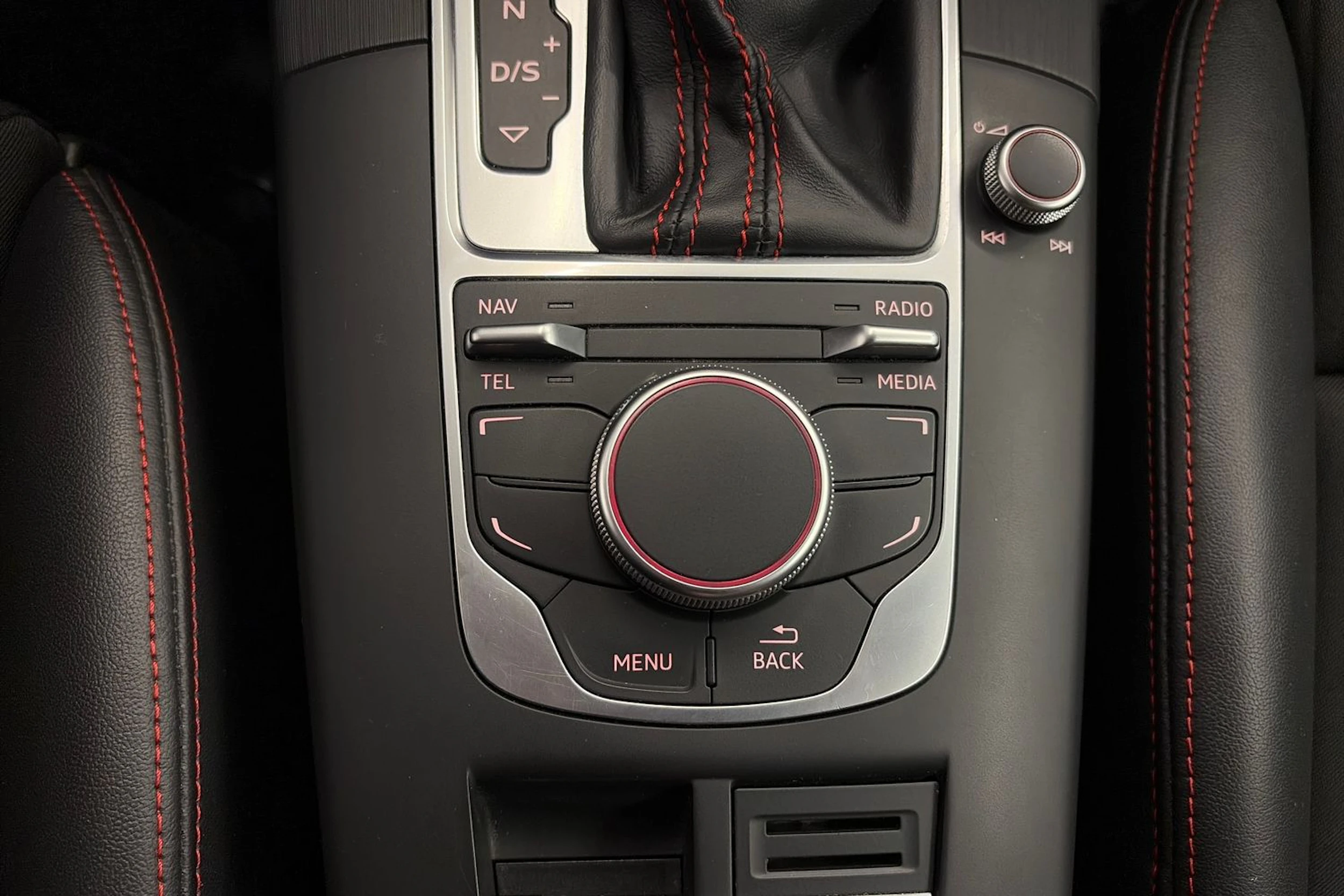 Musta Audi S3 2014 kuva 29.