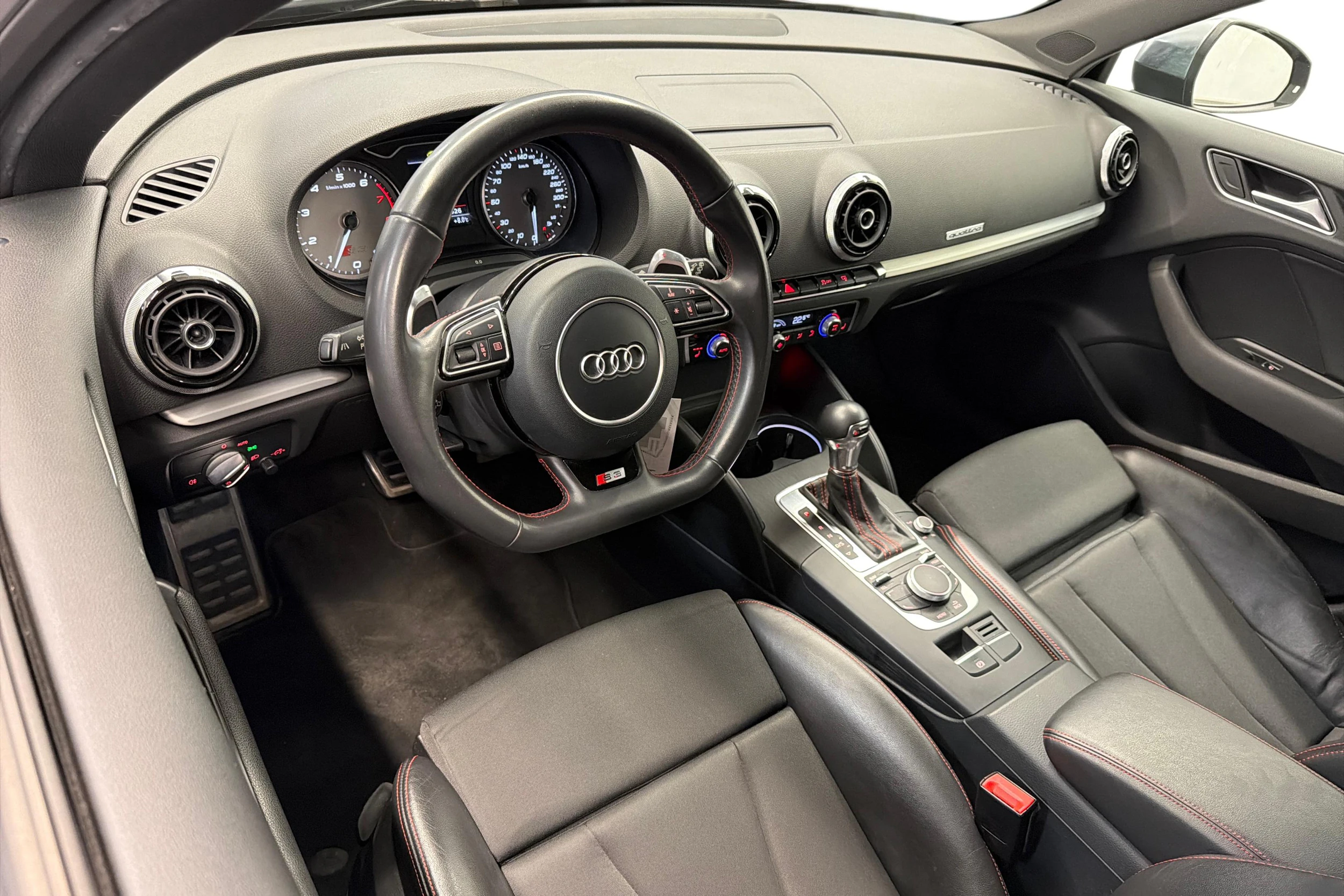 Sininen Audi S3 2014 kuva 6.