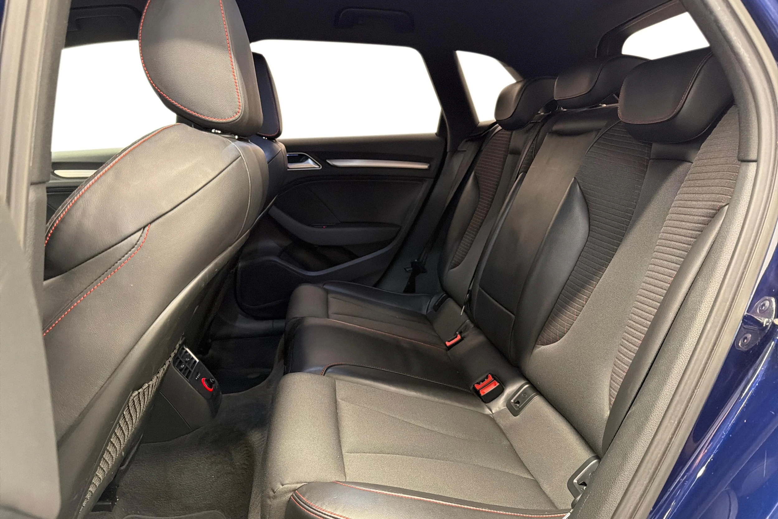 Sininen Audi S3 2014 kuva 8.