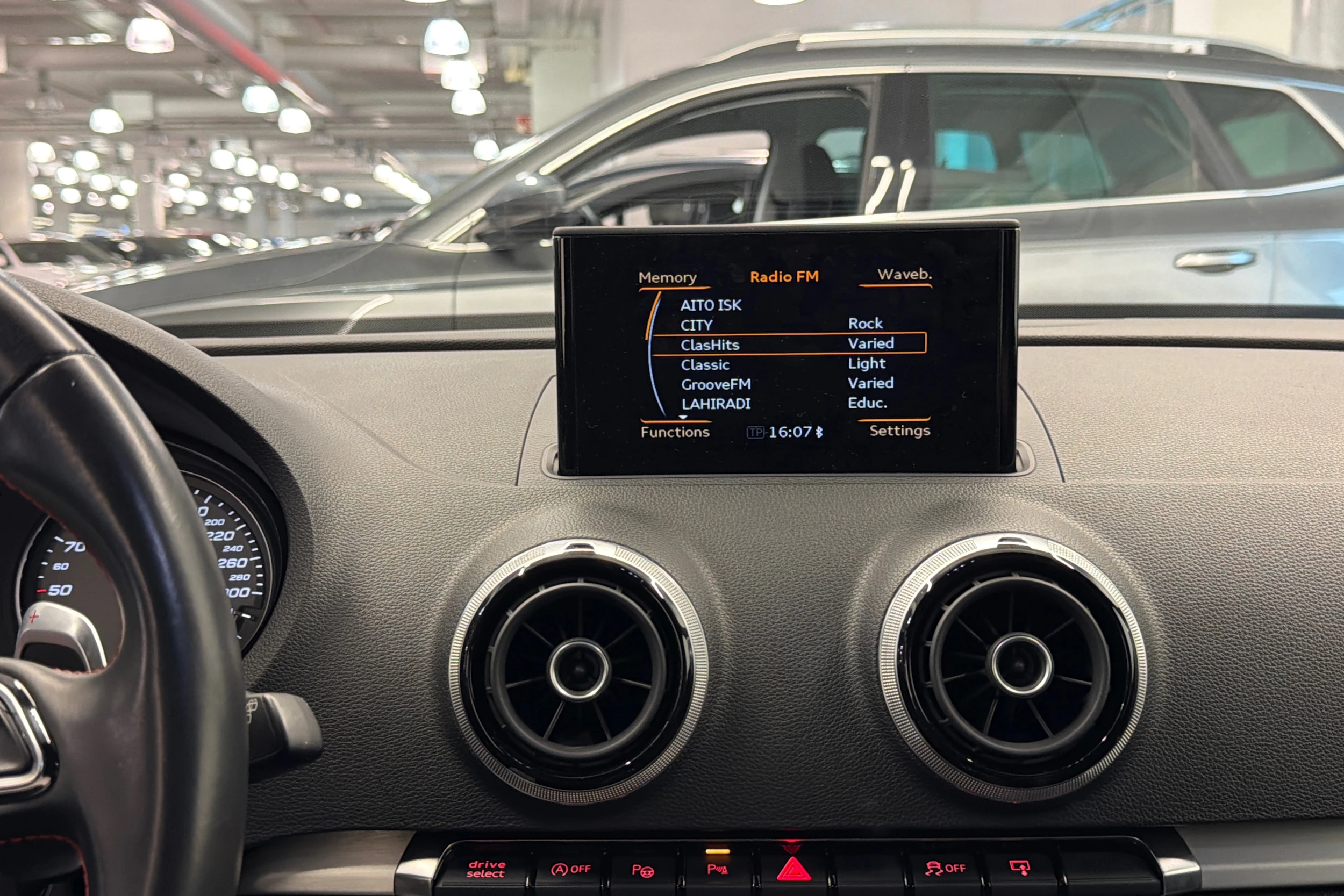 Sininen Audi S3 2014 kuva 12.