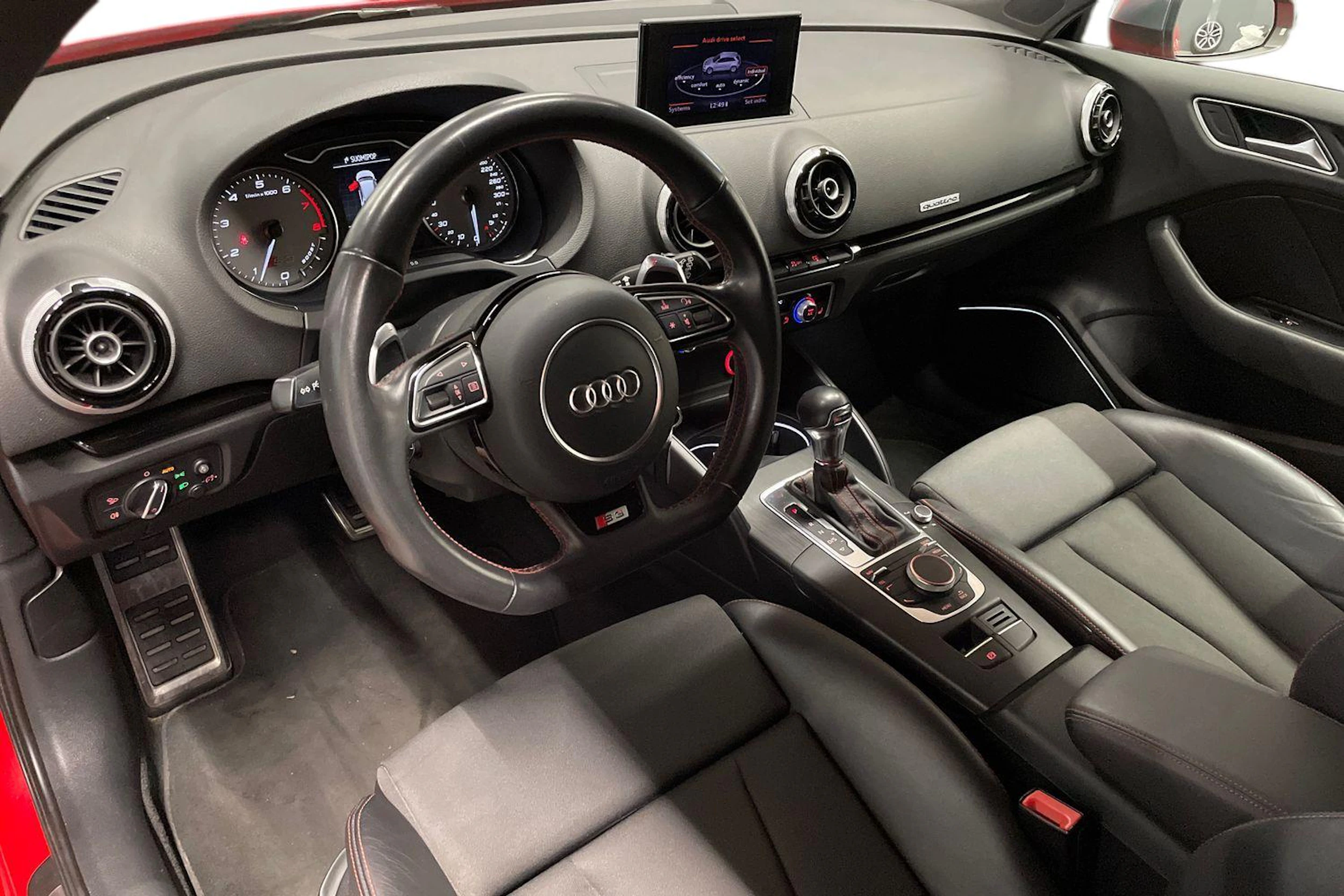 Punainen Audi S3 2014 kuva 6.