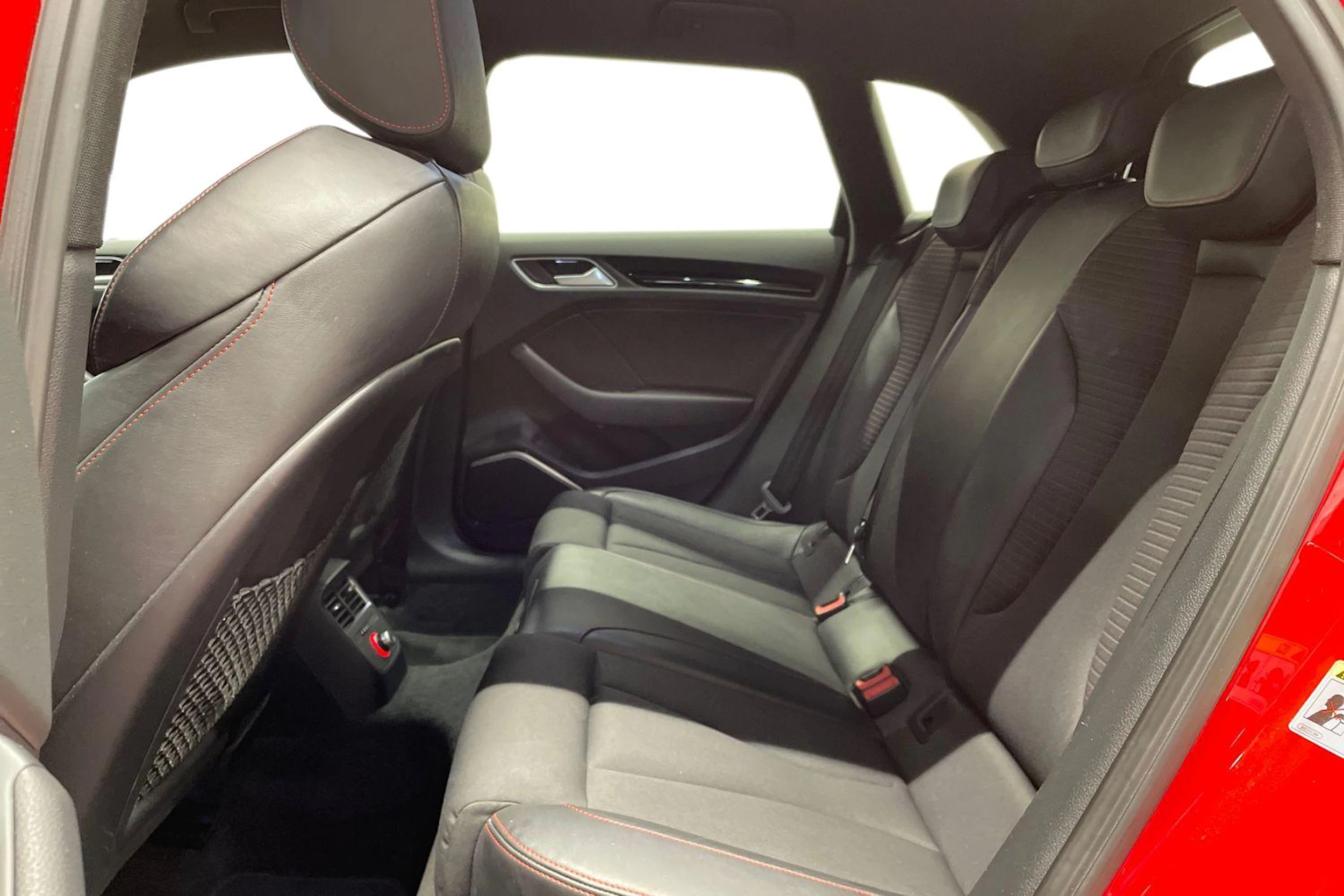 Punainen Audi S3 2014 kuva 8.