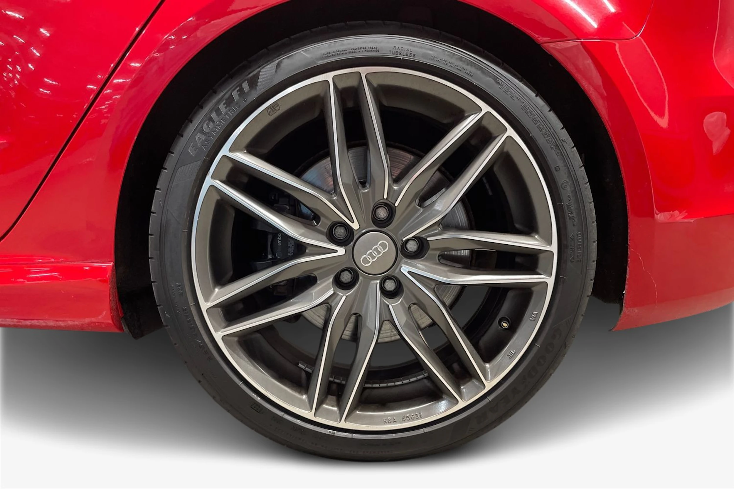 Punainen Audi S3 2014 kuva 9.