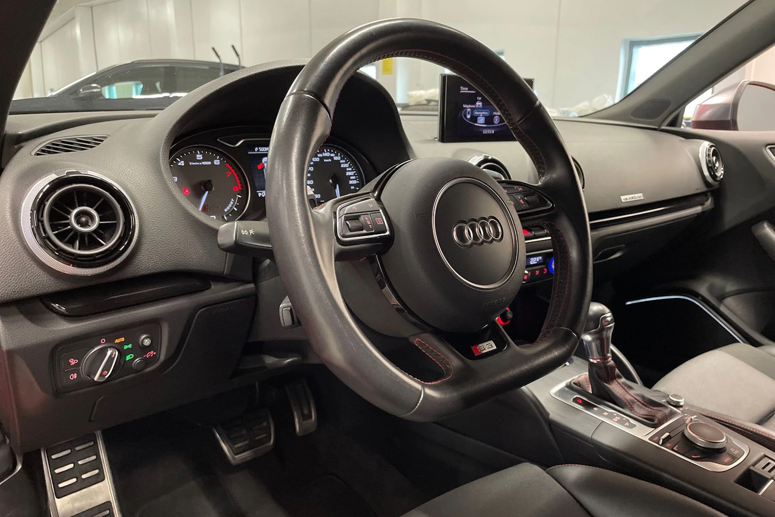 Punainen Audi S3 2014 kuva 21.