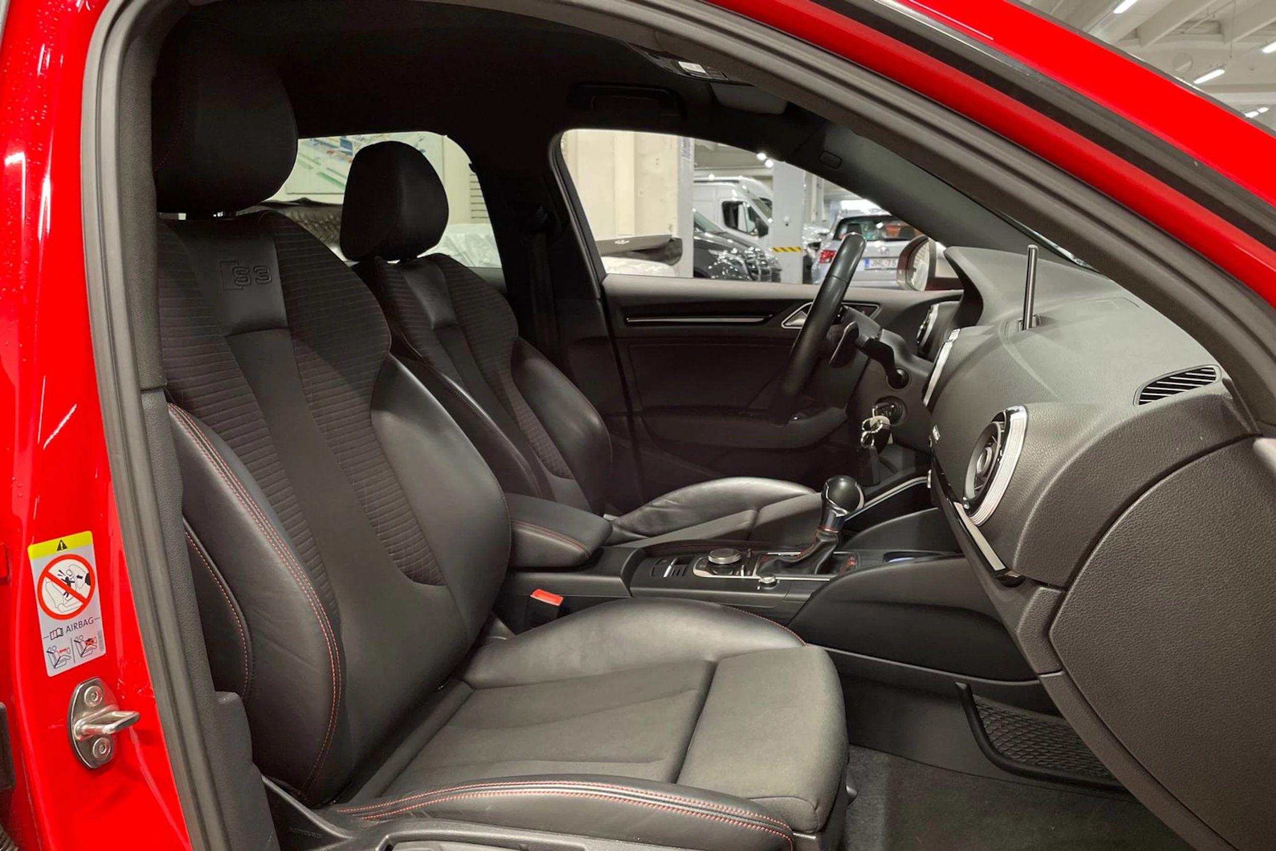 Punainen Audi S3 2014 kuva 22.