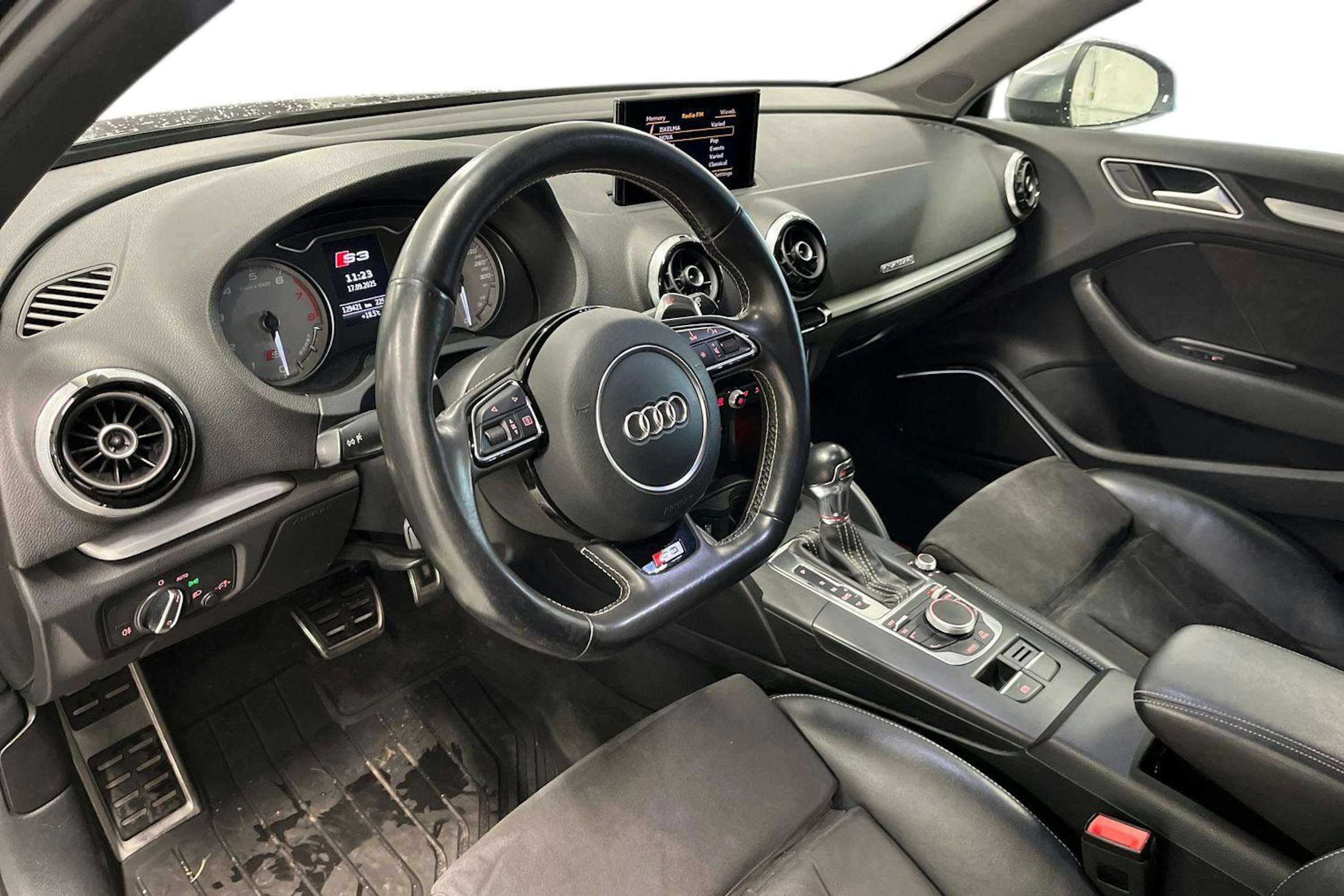 Musta Audi S3 2014 kuva 3.