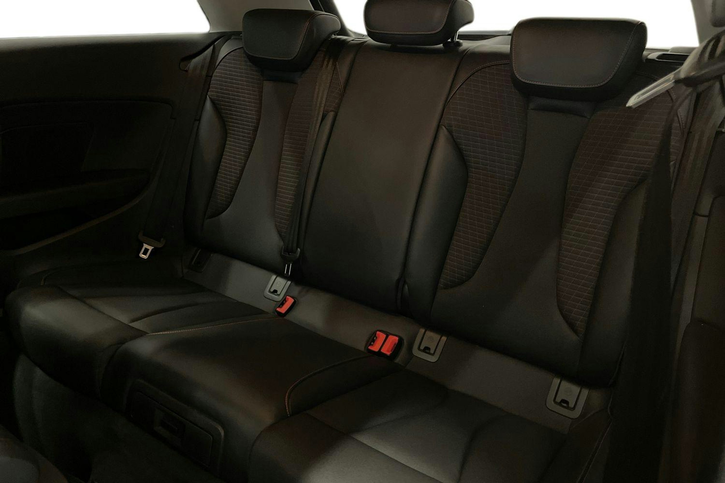 Punainen Audi S3 2015 kuva 10.