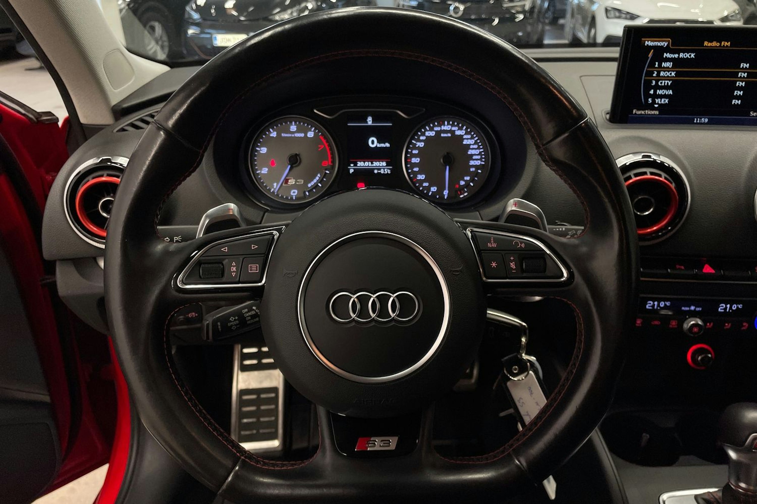 Punainen Audi S3 2015 kuva 15.