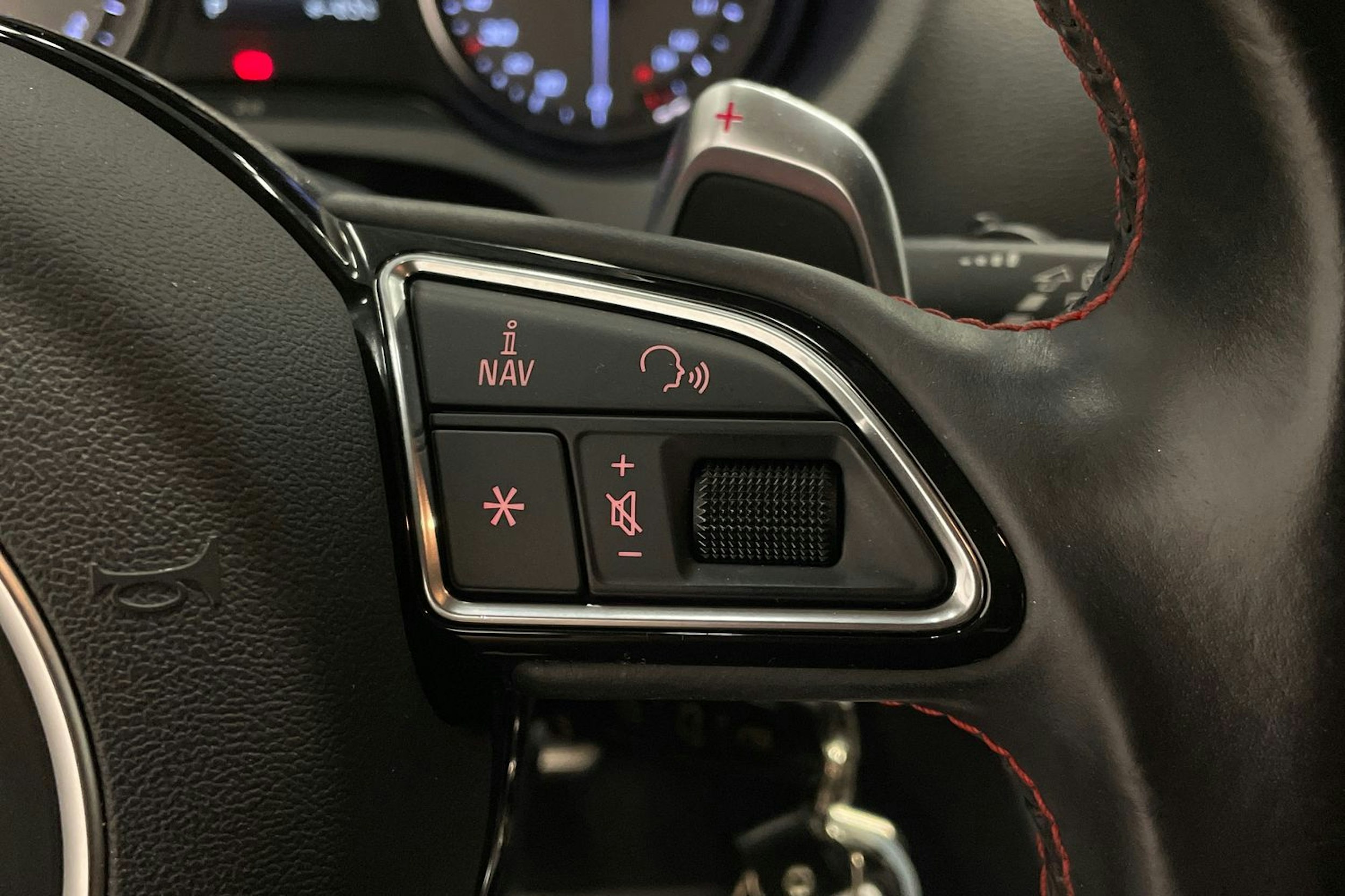 Punainen Audi S3 2015 kuva 17.