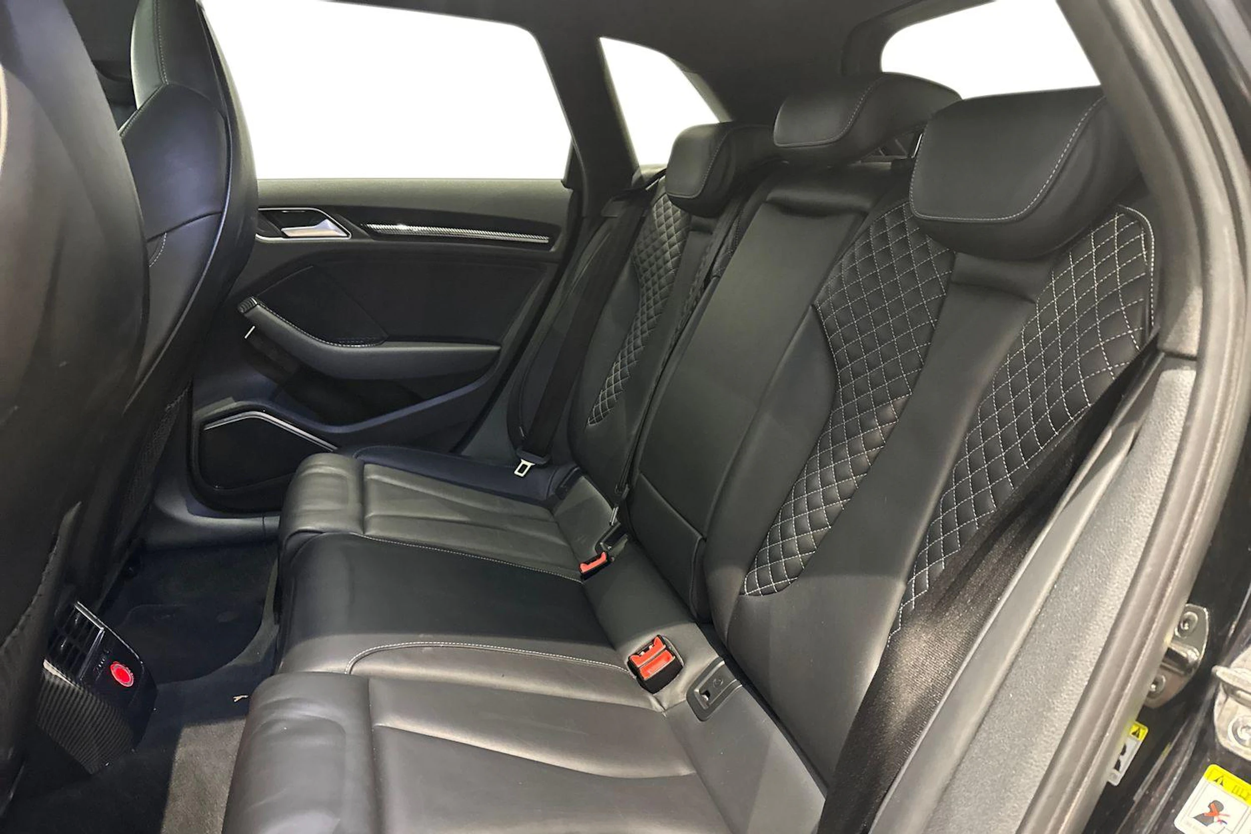 musta Audi S3 2016 kuva 8.