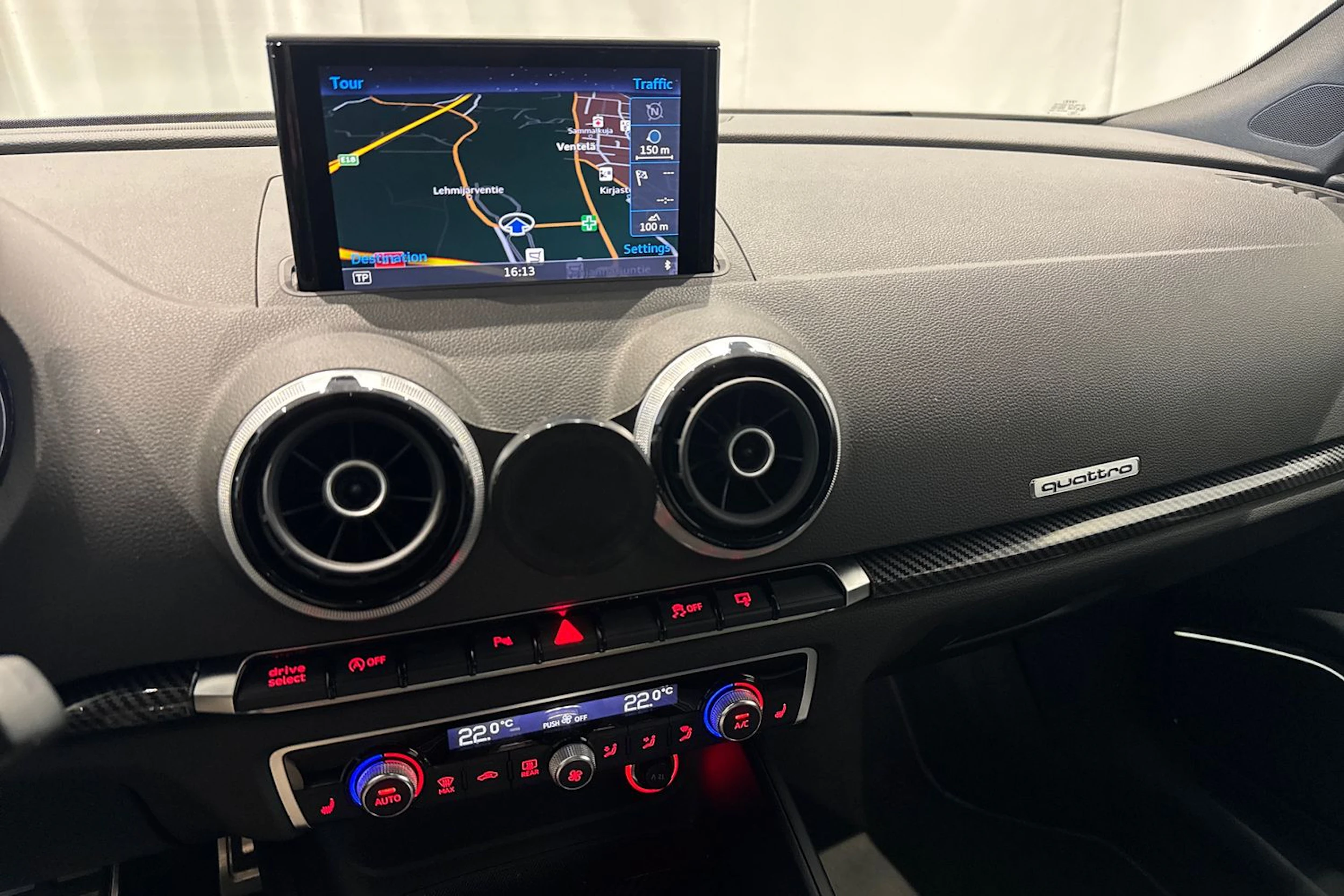 musta Audi S3 2016 kuva 18.