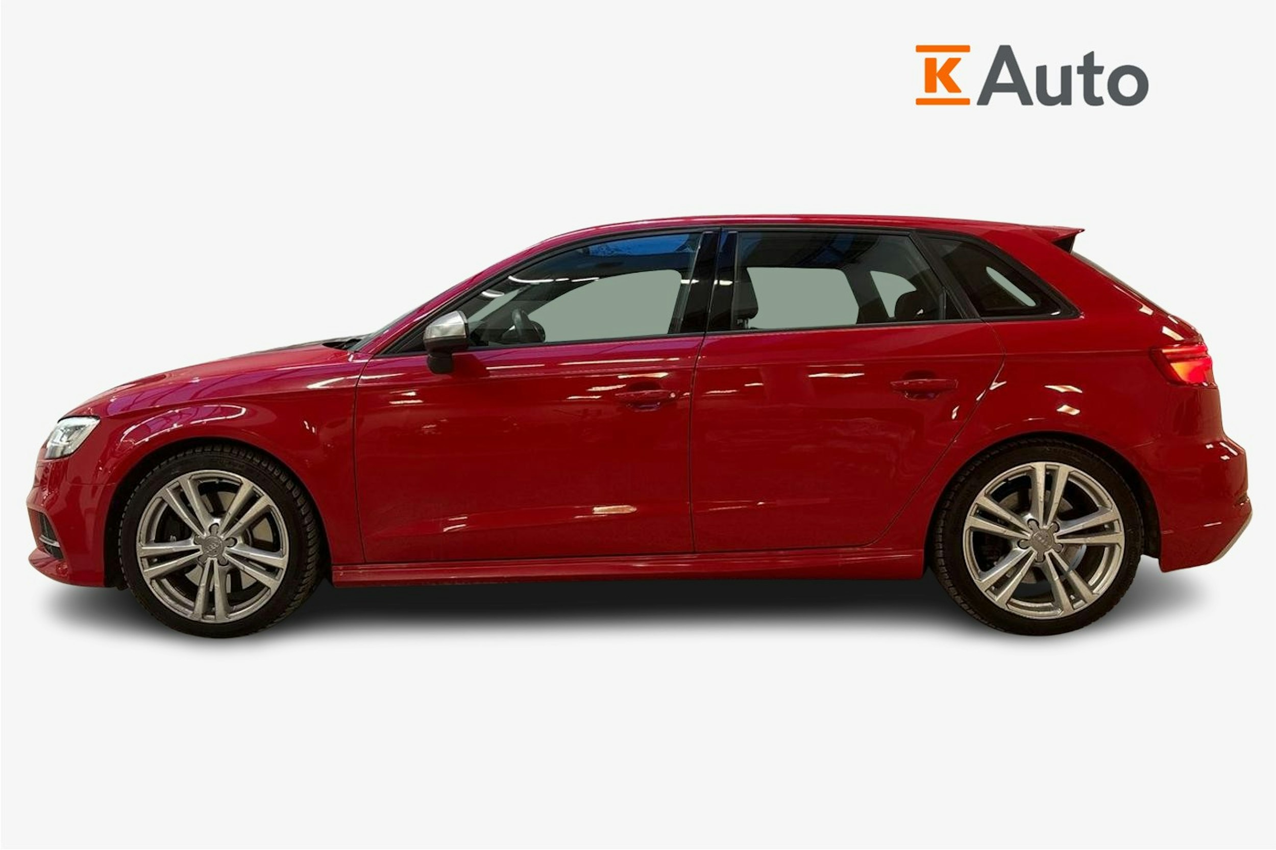 punainen Audi S3 2017 kuva 7.