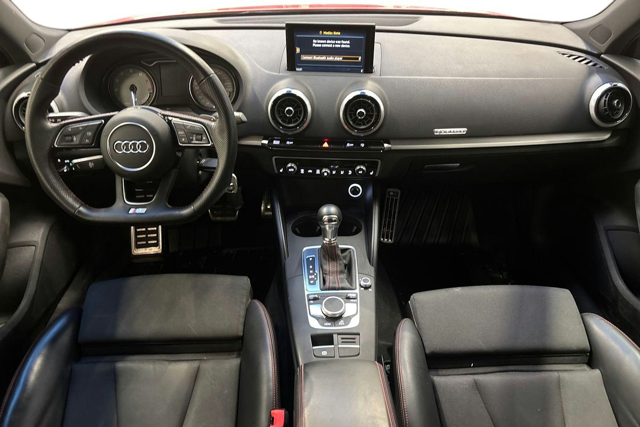 punainen Audi S3 2017 kuva 10.