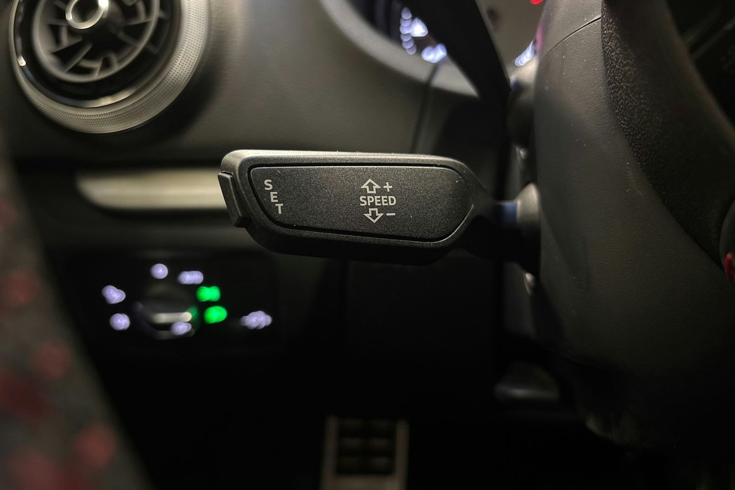 punainen Audi S3 2017 kuva 17.