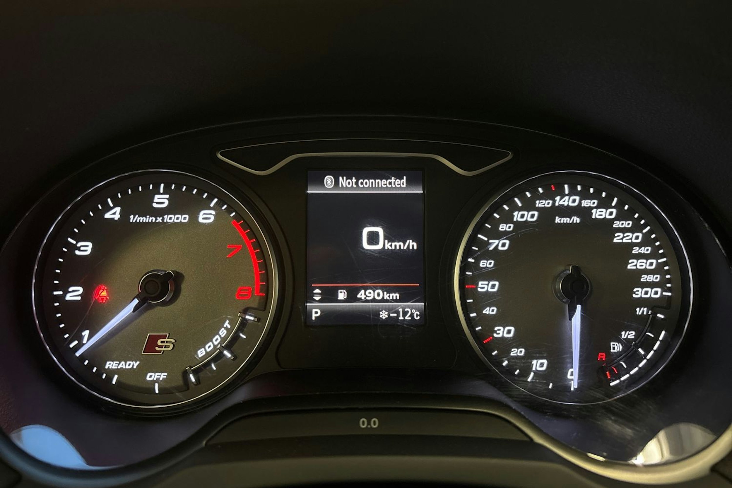 punainen Audi S3 2017 kuva 19.