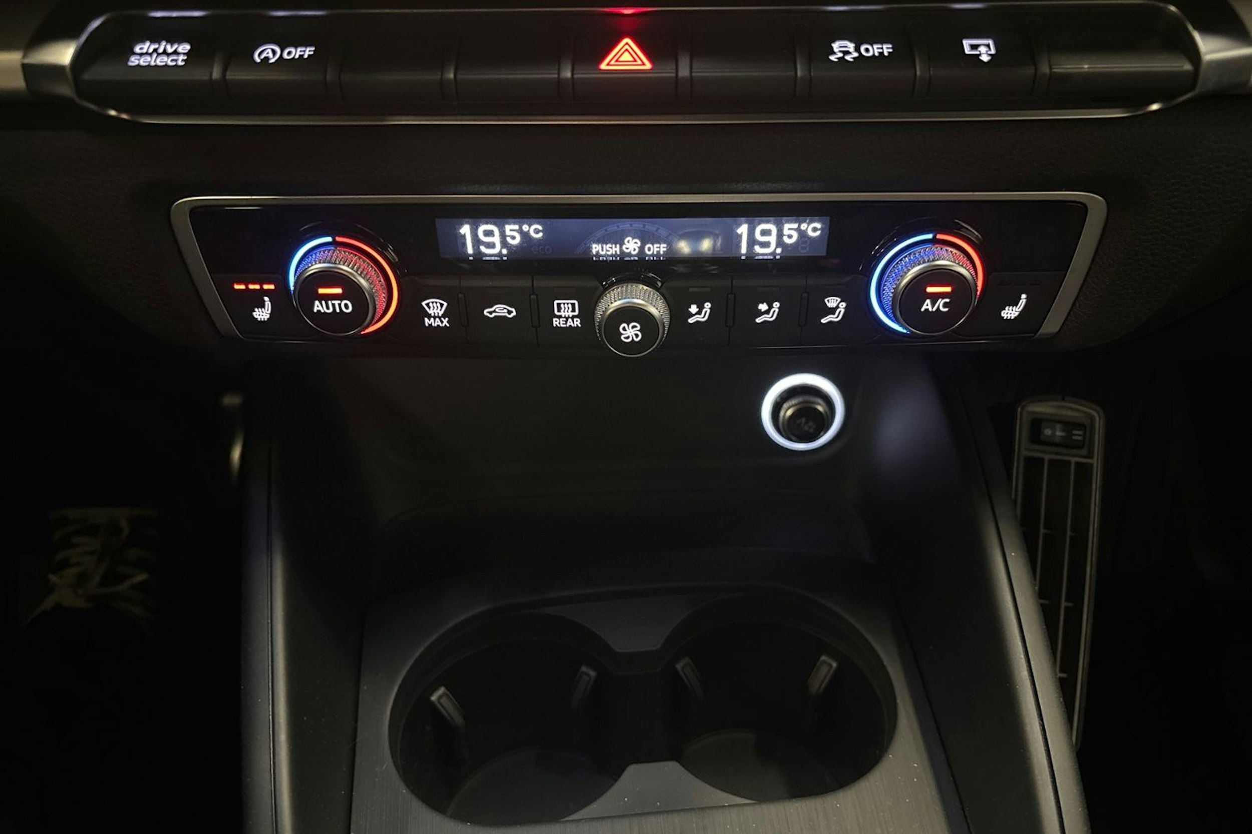 punainen Audi S3 2017 kuva 21.