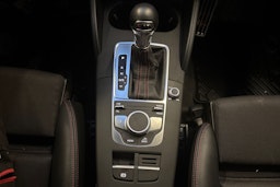 punainen Audi S3 2017 kuva 22.