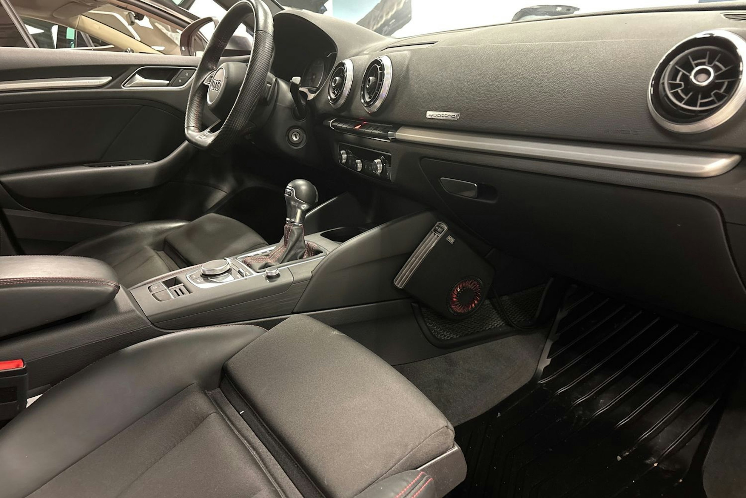 punainen Audi S3 2017 kuva 24.