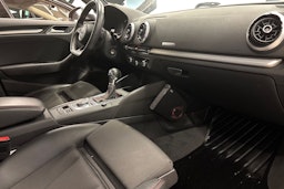 punainen Audi S3 2017 kuva 24.