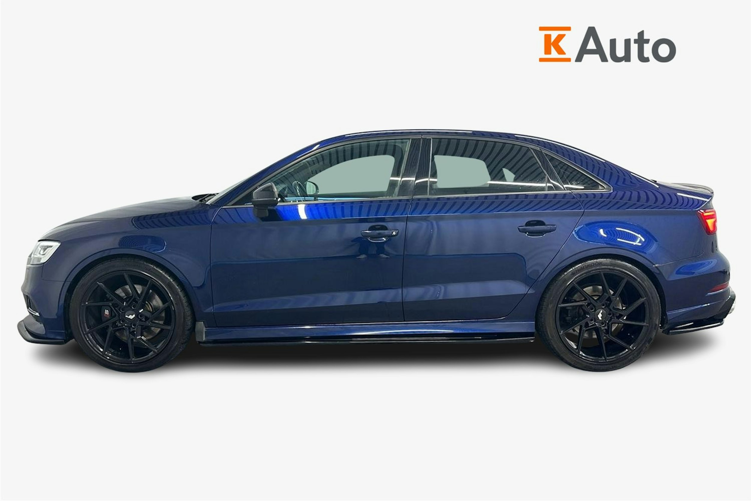 sininen Audi S3 2017 kuva 6.
