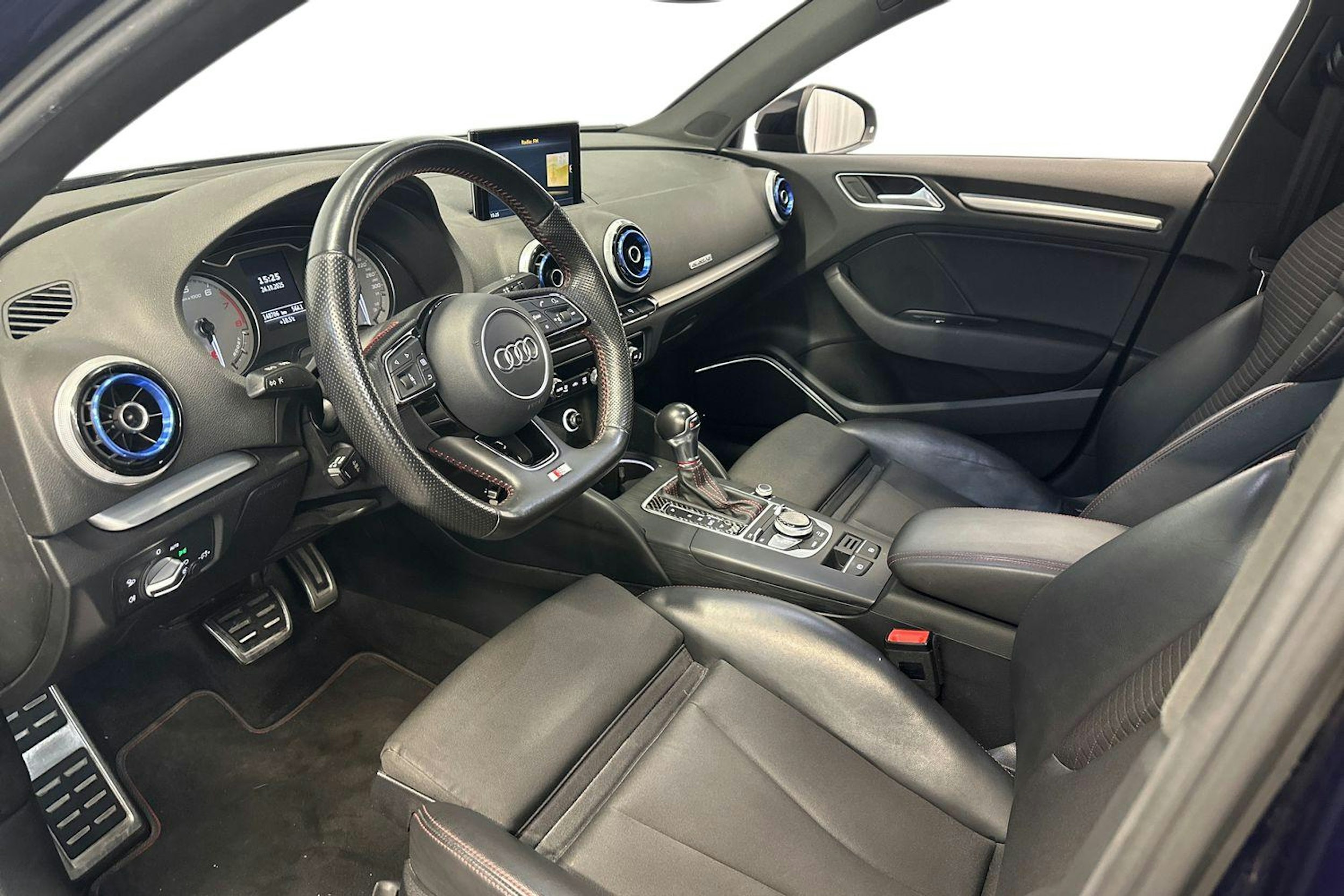 sininen Audi S3 2017 kuva 7.