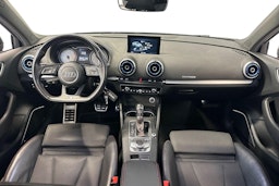 sininen Audi S3 2017 kuva 9.