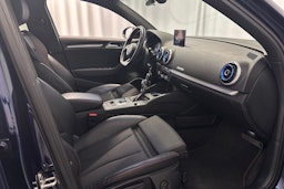 sininen Audi S3 2017 kuva 15.