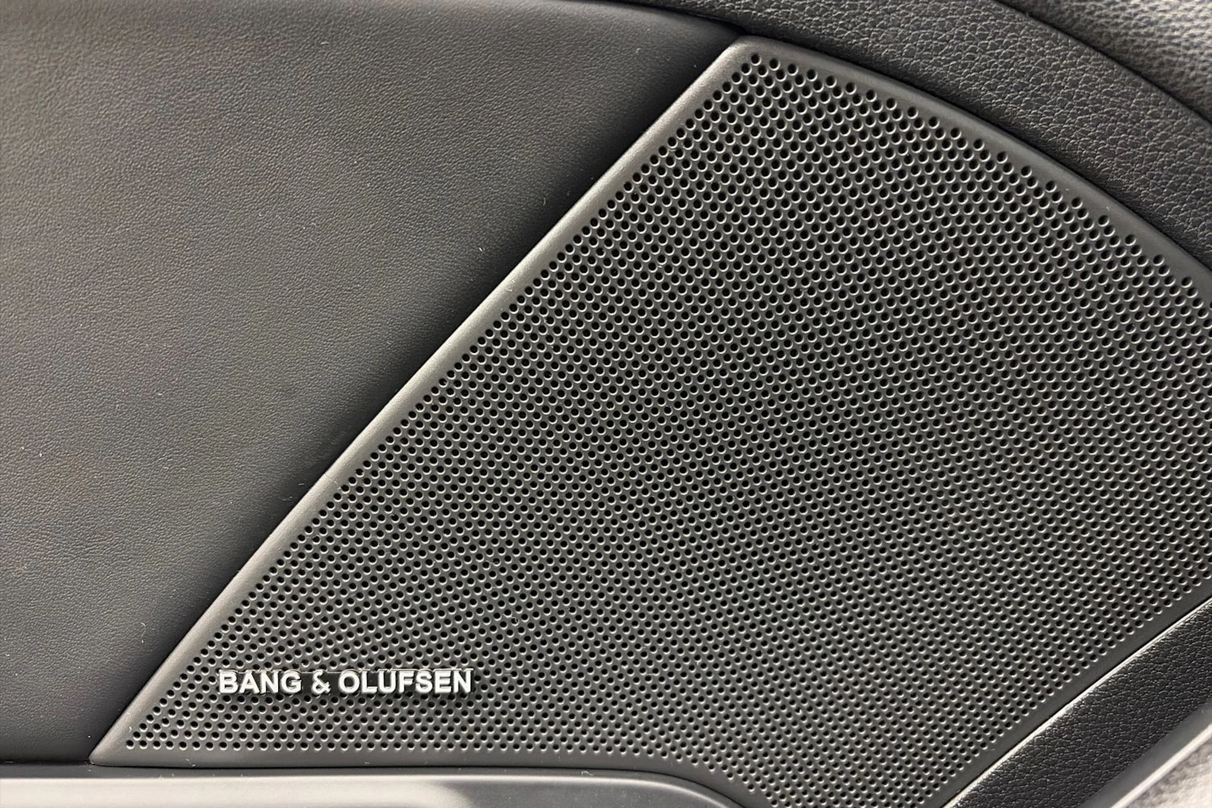 harmaa Audi S3 2018 kuva 12.