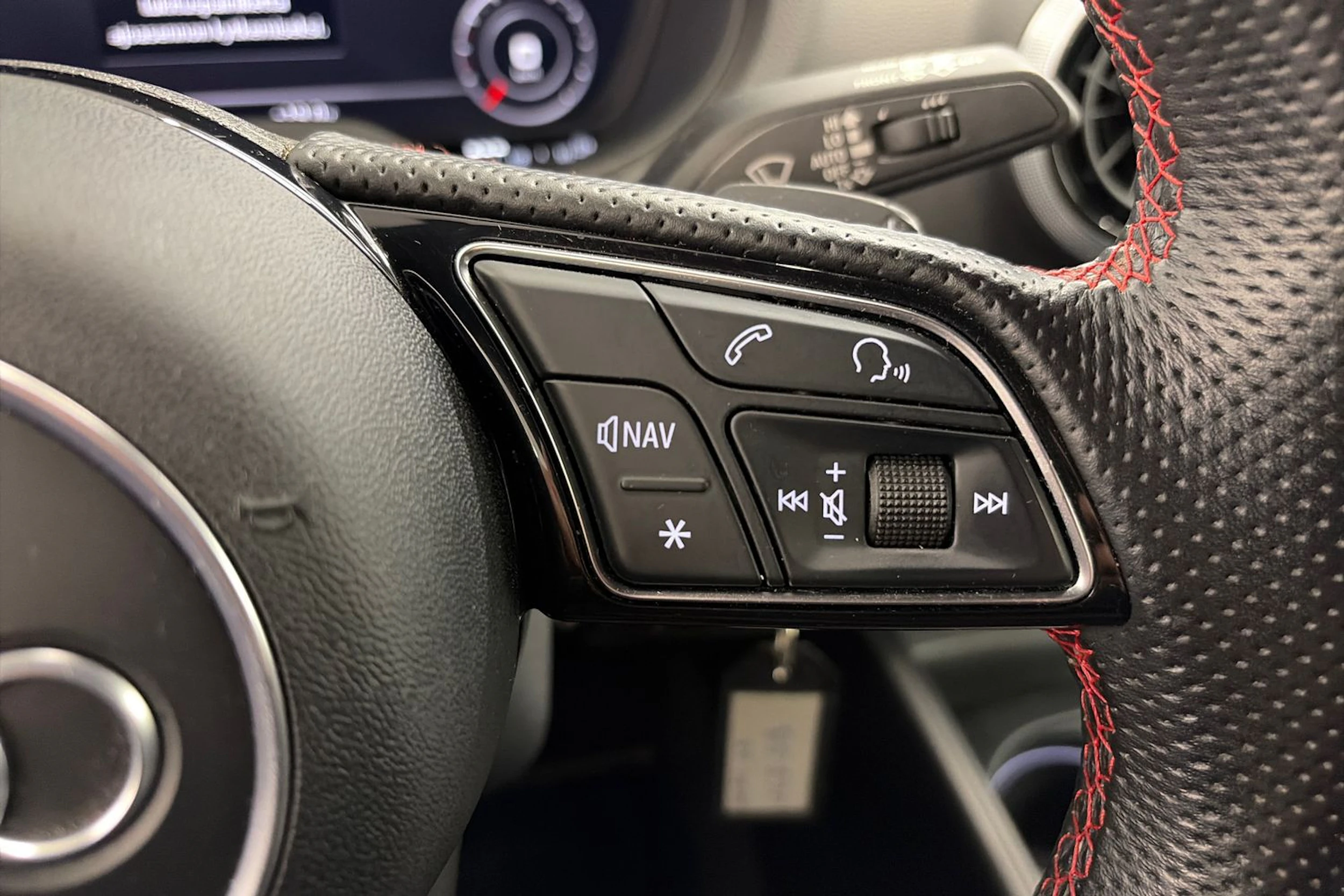 harmaa Audi S3 2018 kuva 15.