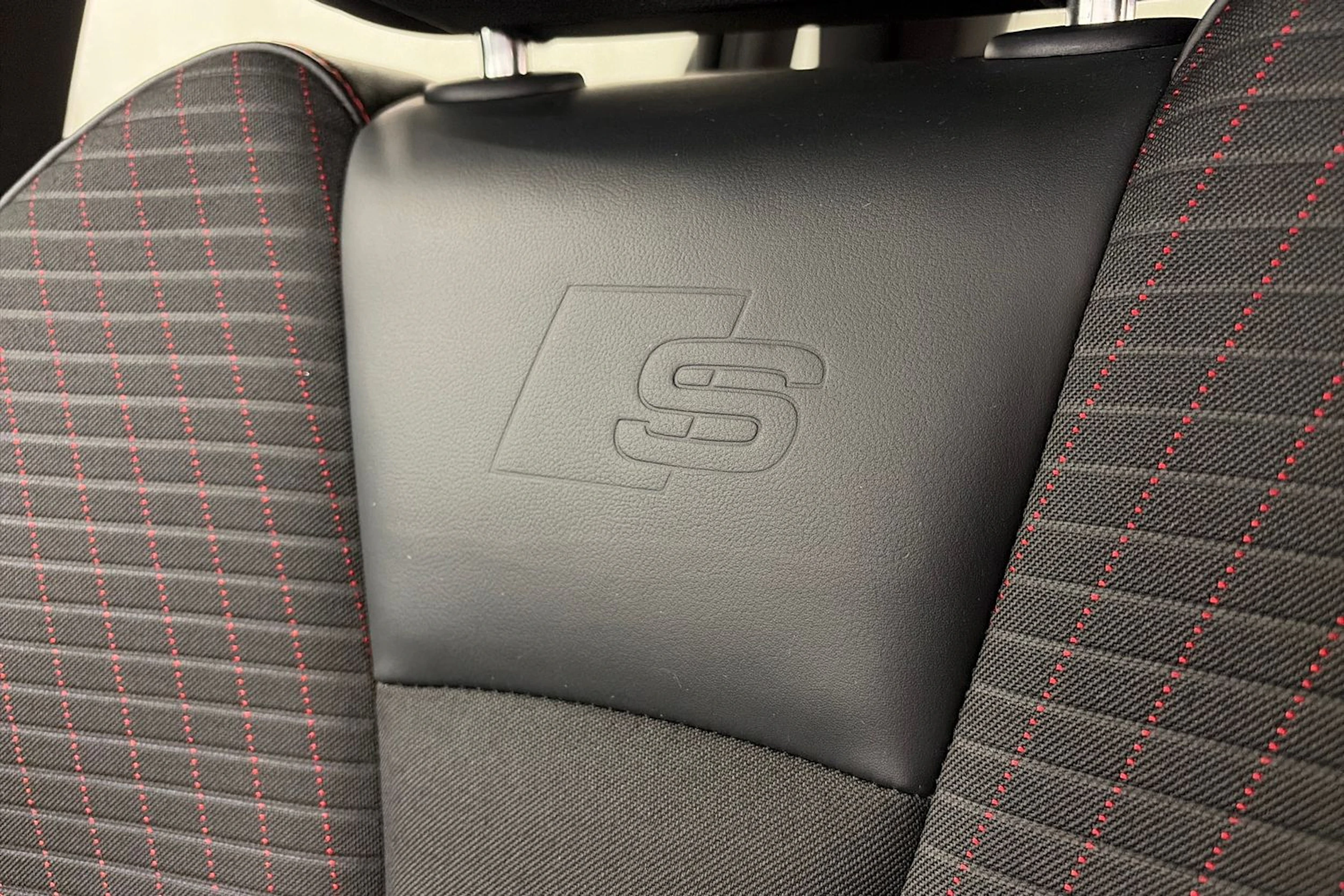 harmaa Audi S3 2018 kuva 28.