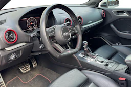 punainen Audi S3 2018 kuva 3.