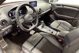 Punainen Audi S3 2019 kuva 7.